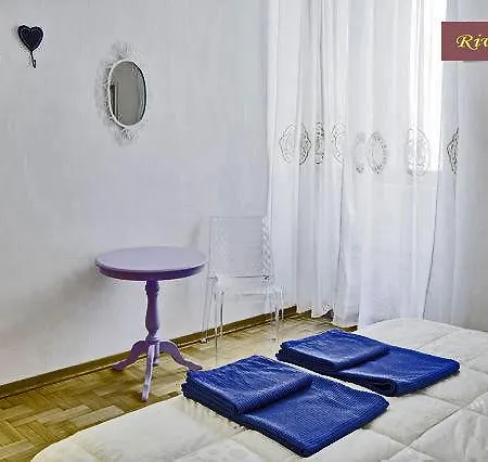 Apartment River House *